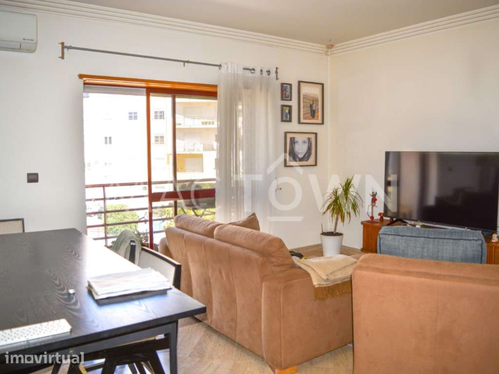 T2 para Arrendamento em Linda-a-Velha - Conforto, Vista Rio e Tranq... - Grande imagem: 2/24