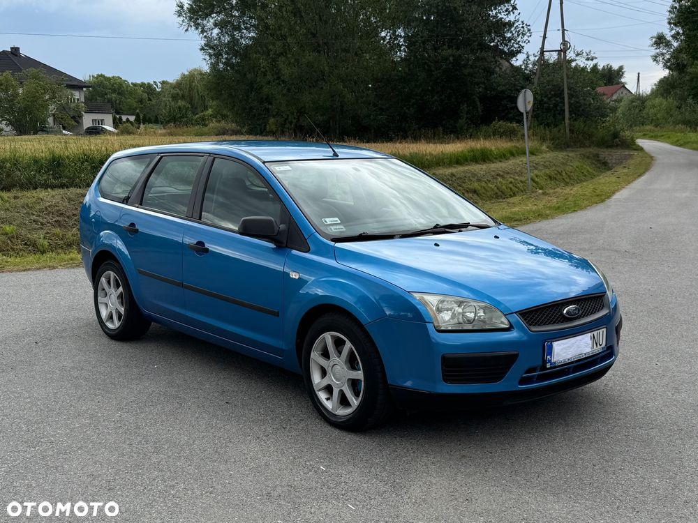 Ford Focus 1.4 Ambiente - 4