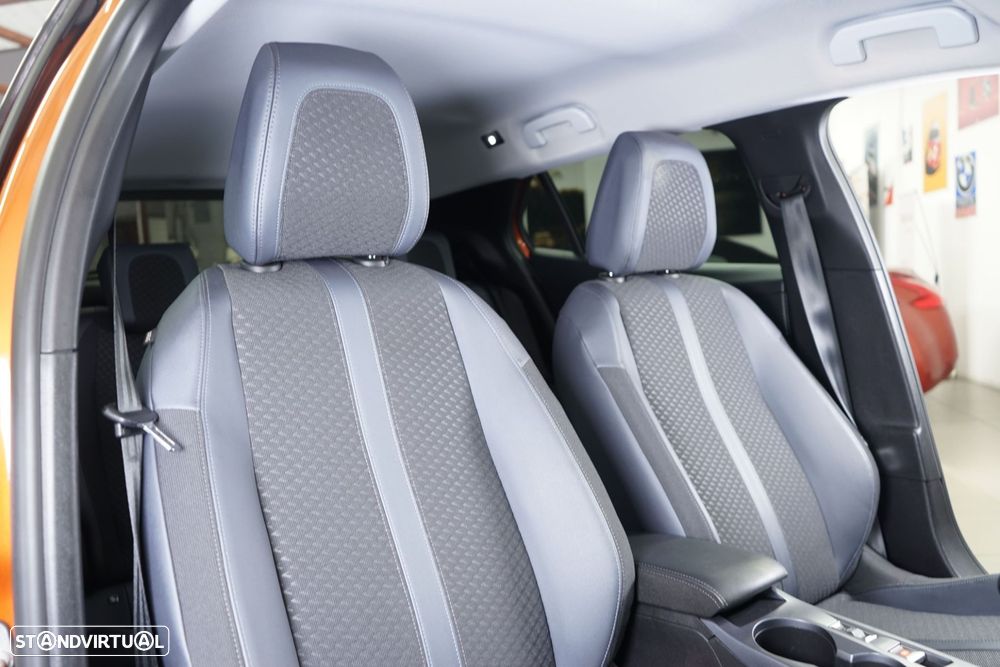 Peugeot 2008 1.2 PureTech Allure Pack - 38