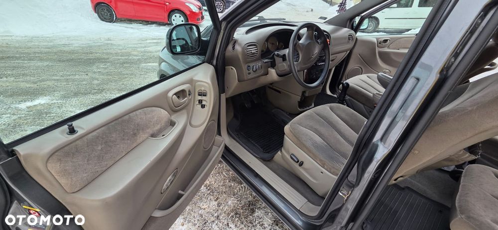 Chrysler Voyager 2.5L CRD SE - 22
