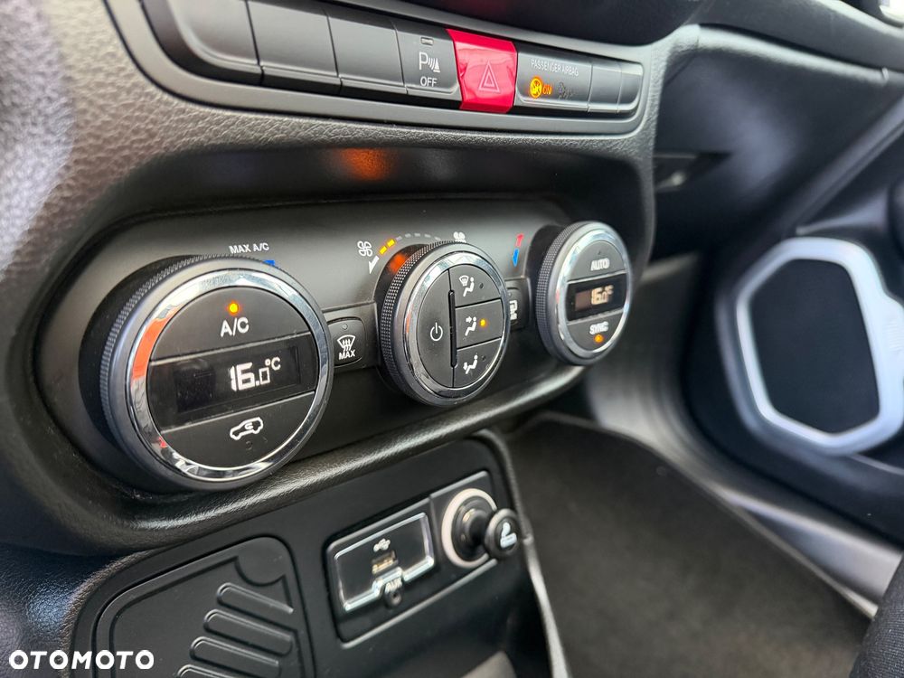 Jeep Renegade 1.4 MultiAir Longitude - 24