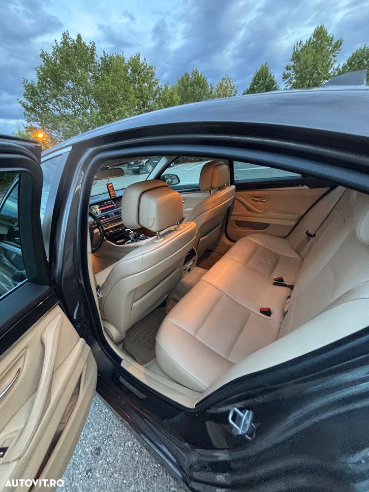 BMW Seria 5 520d Aut. Luxury Line - 10
