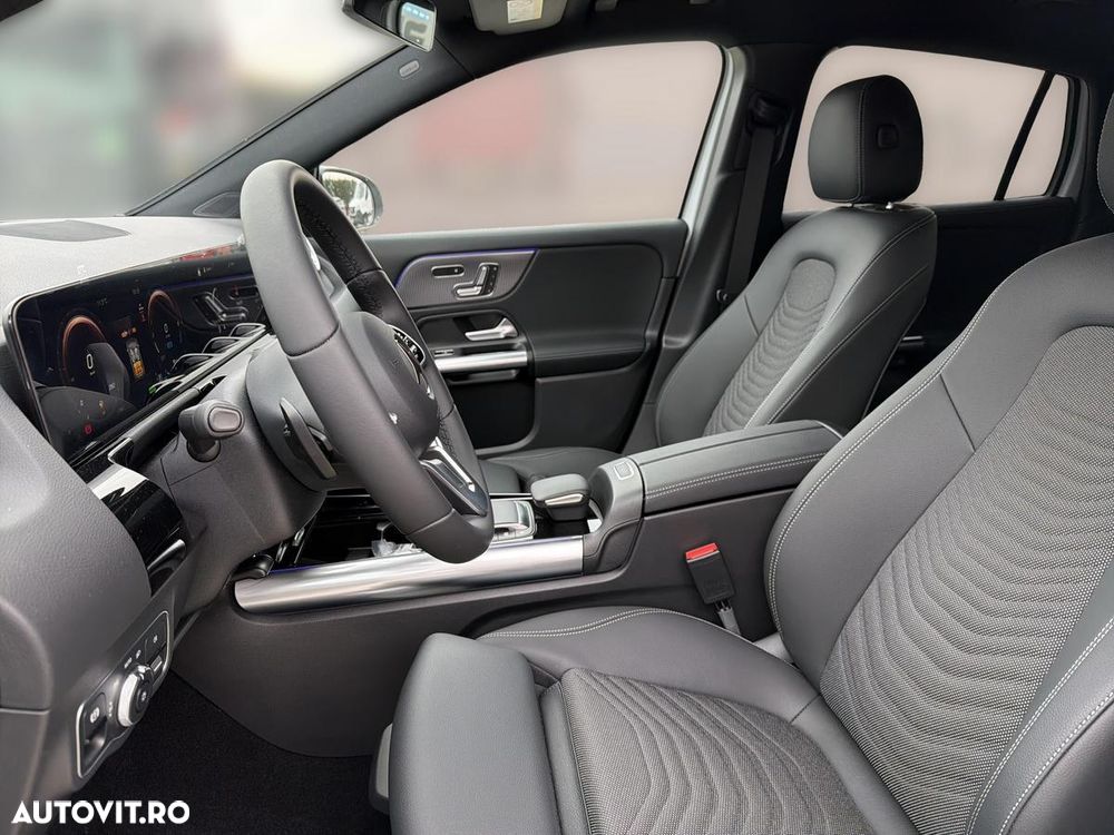 Mercedes-Benz GLA - 13