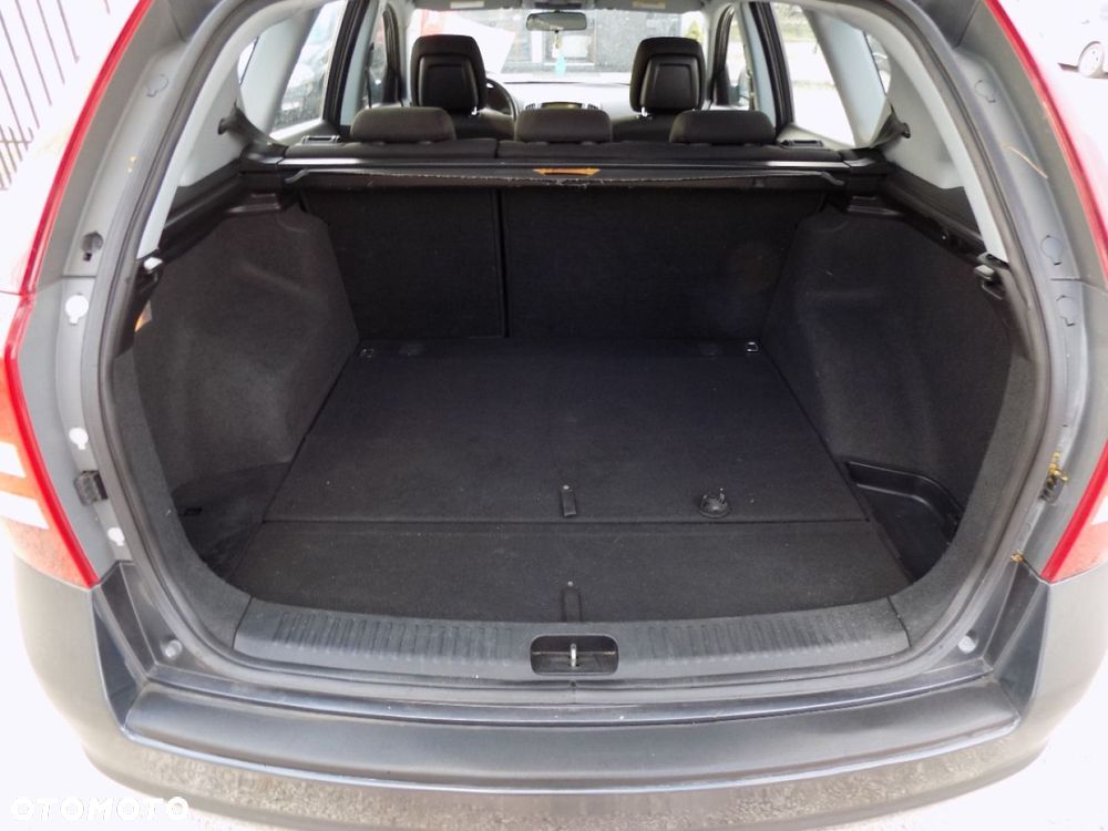 Kia Ceed - 9