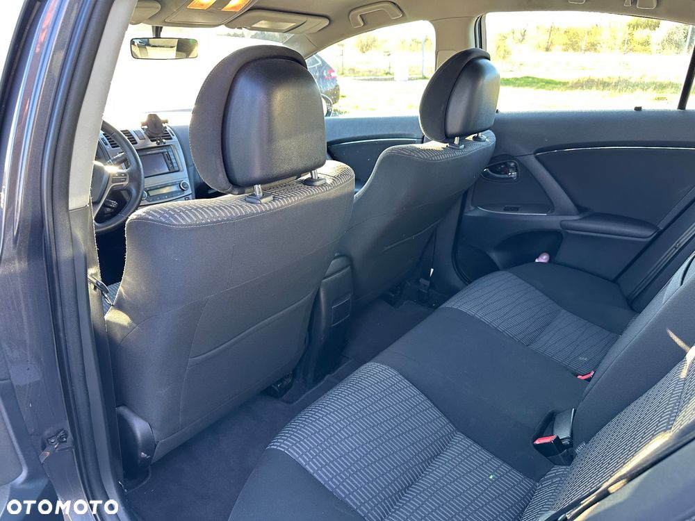 Toyota Avensis 1.8 Premium - 6