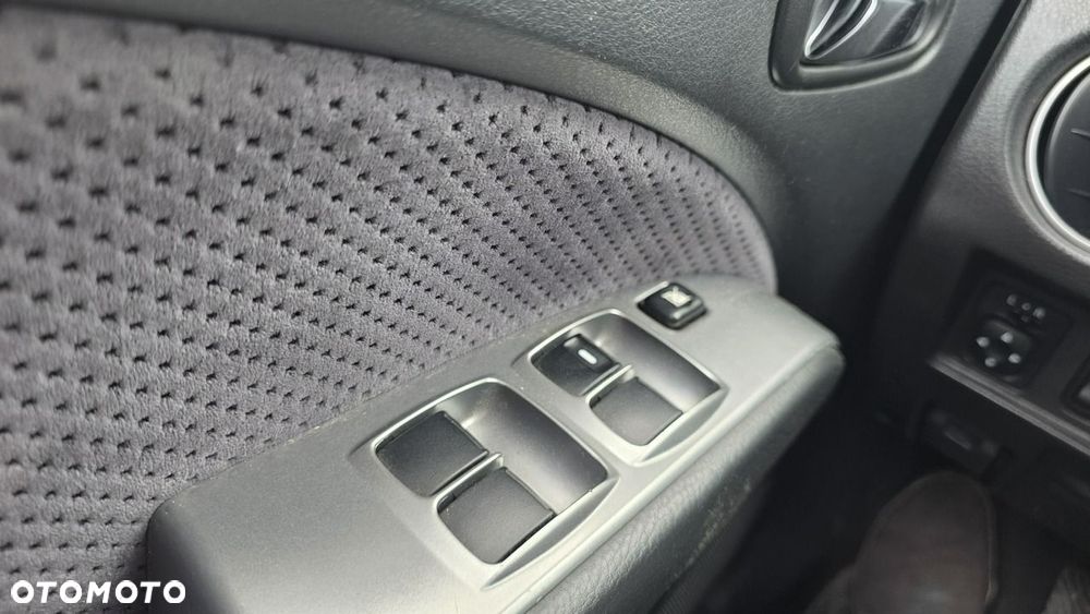Mitsubishi Outlander - 13