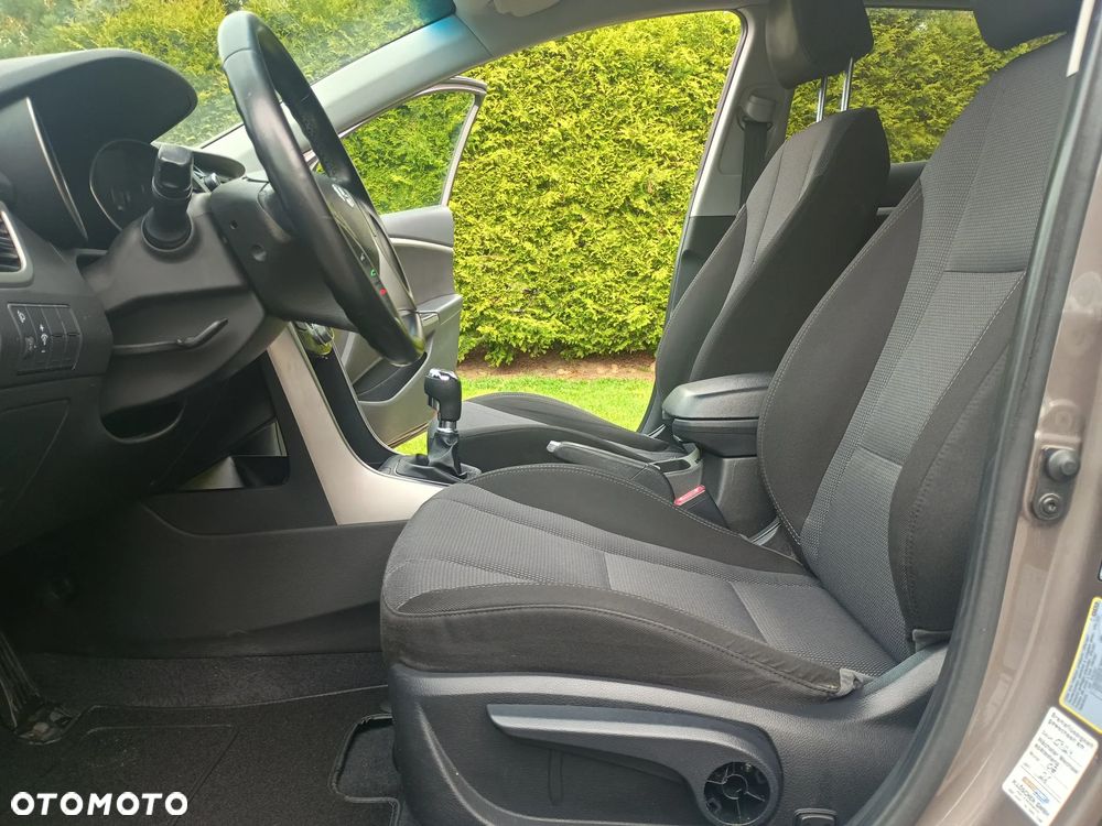 Hyundai i30 1.4 Comfort - 19