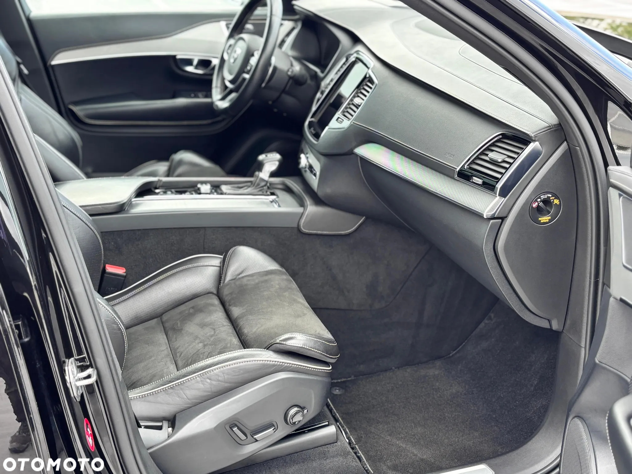 Volvo XC 90 D5 SCR AWD R-Design - 5