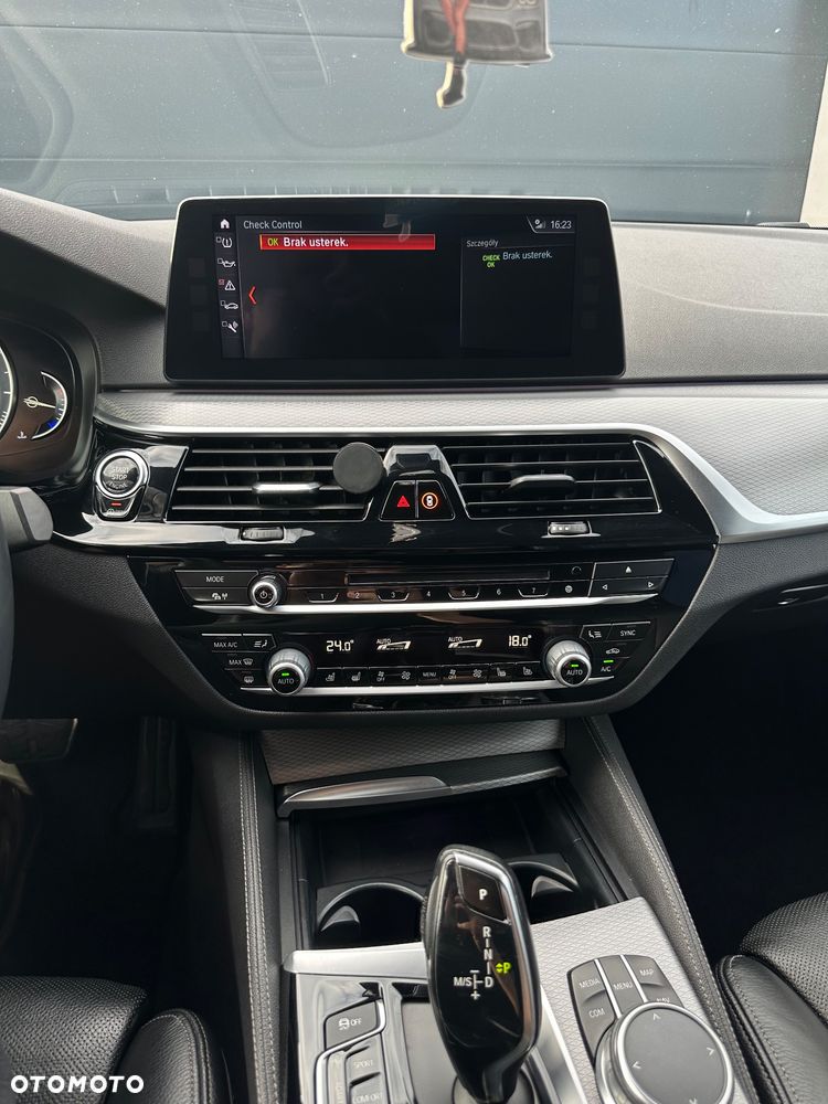 BMW Seria 5 540i xDrive M Sport sport - 29