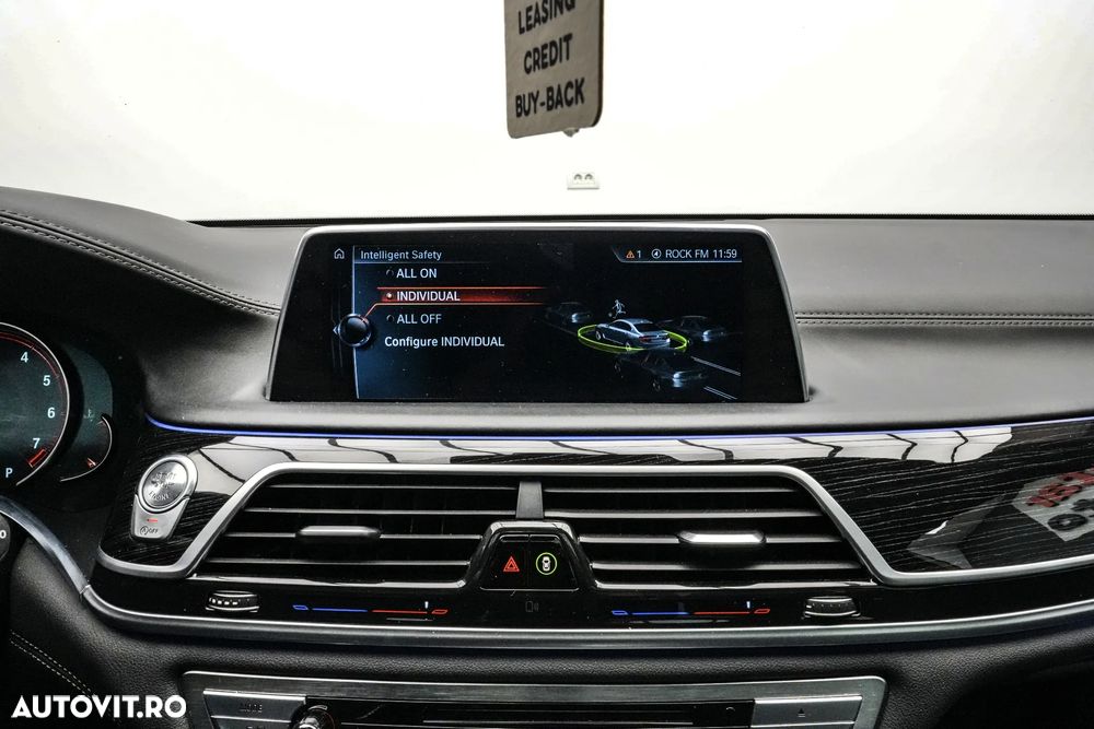 BMW Seria 7 750i xDrive - 27