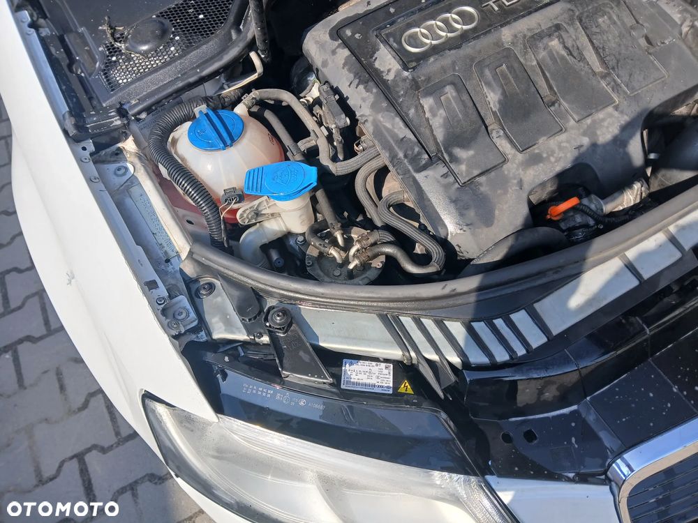 Audi A3 Sportback 1.6 TDI DPF Ambiente - 14