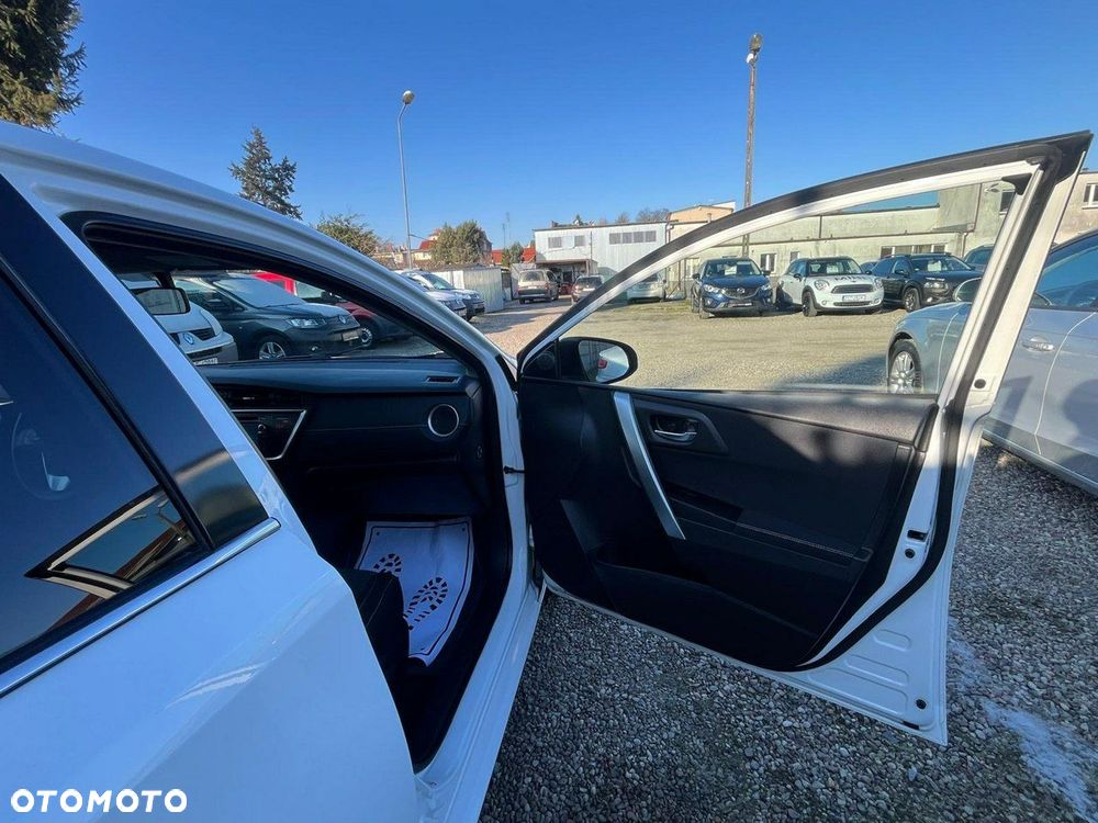 Toyota Auris - 29