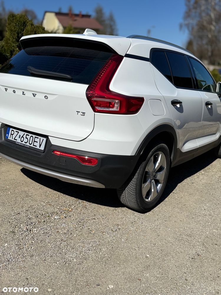 Volvo XC 40 T3 Momentum Pro - 3