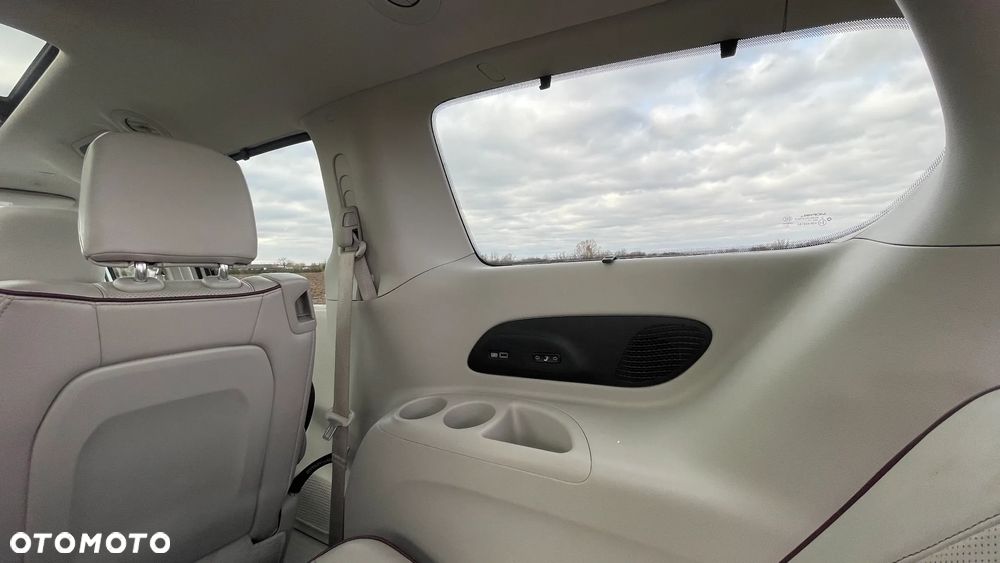 Chrysler Pacifica - 16