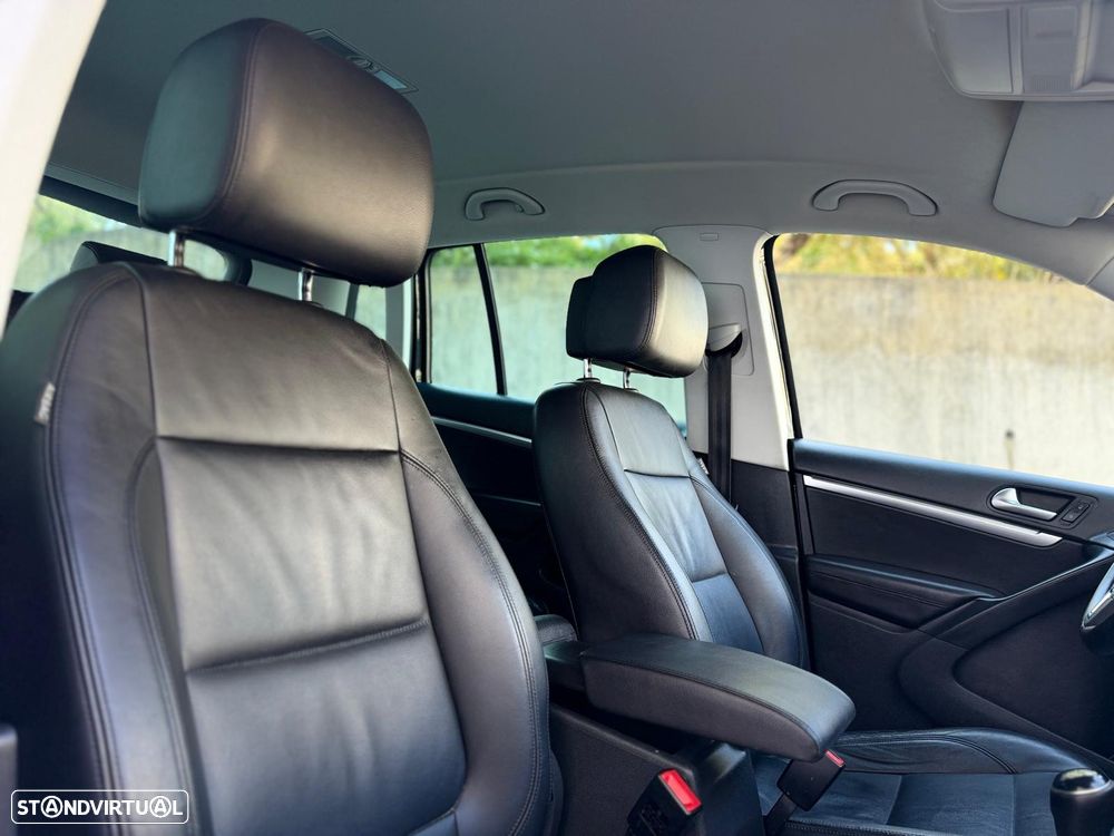 VW Tiguan 1.4 TSI 4Motion Exclusive - 28