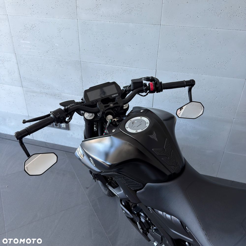 Yamaha MT - 12