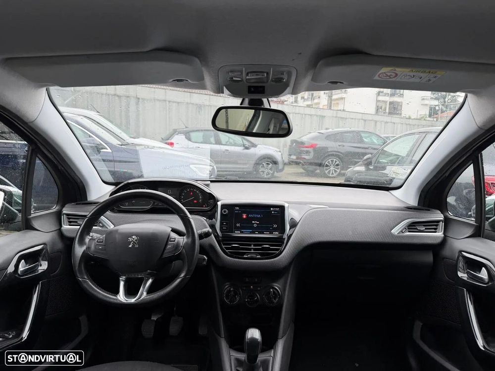 Peugeot 208 1.2 PureTech Style - 8