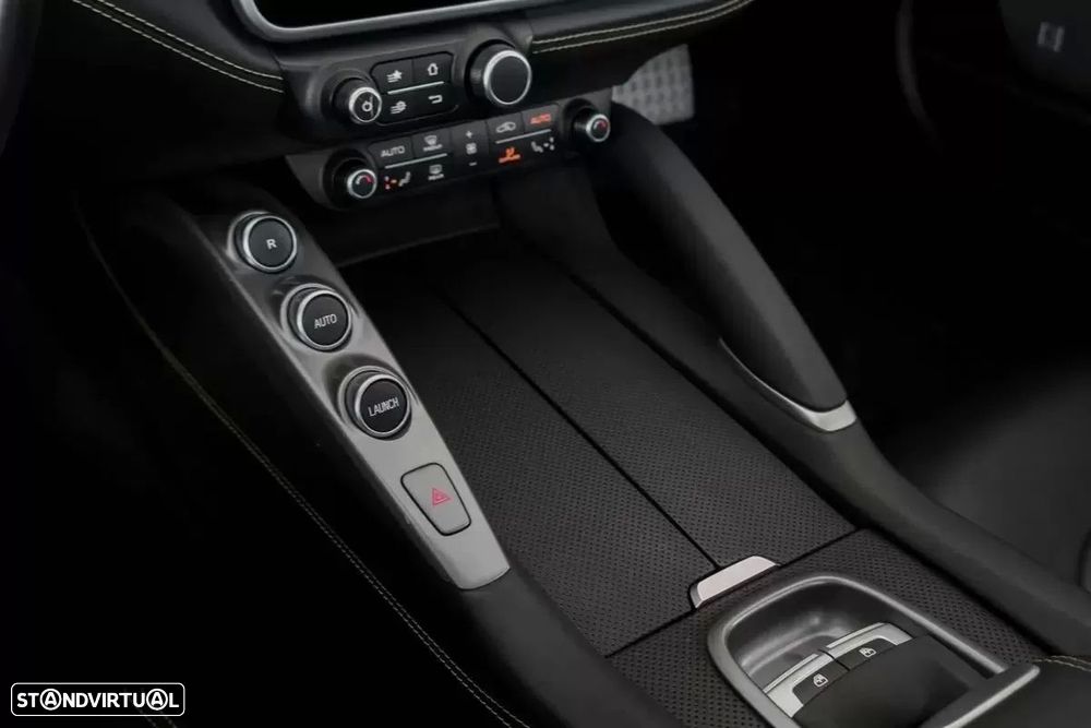 Ferrari GTC4 Lusso - 11