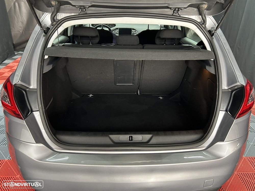 Peugeot 308 1.2 PureTech Active J17 - 16