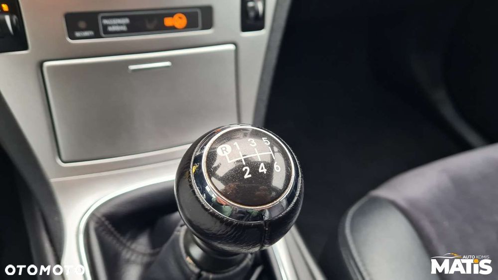 Toyota Avensis - 31