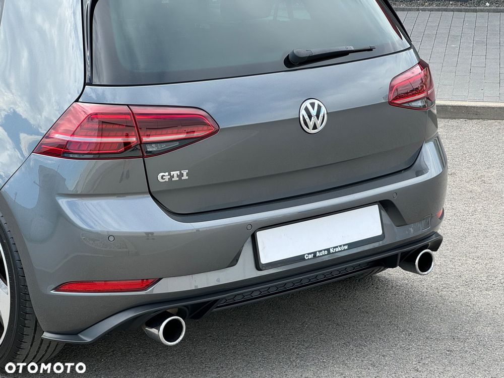 Volkswagen Golf - 11