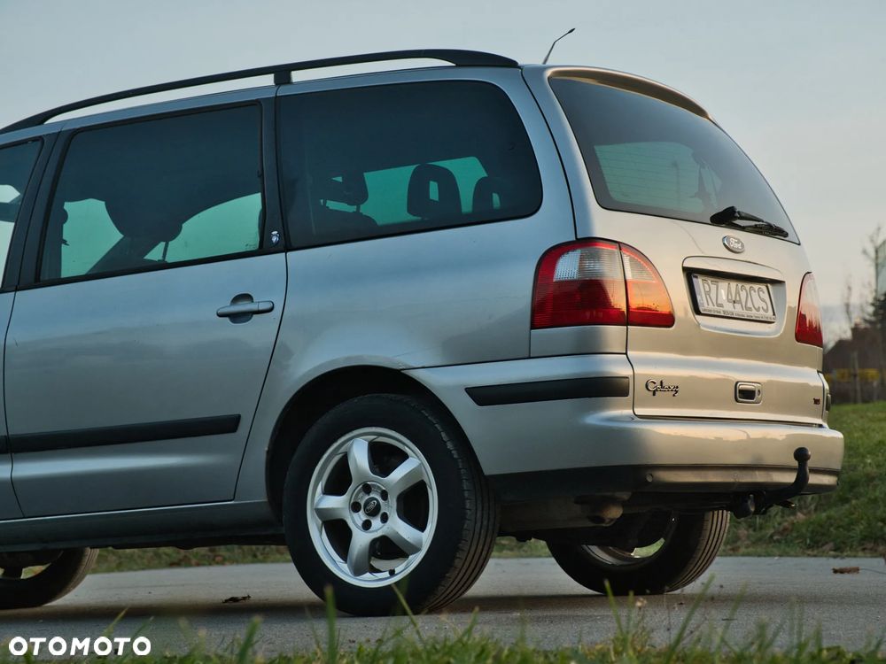 Ford Galaxy 1.9 TDI Ghia - 13