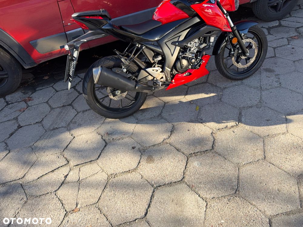 Suzuki GSX - 18