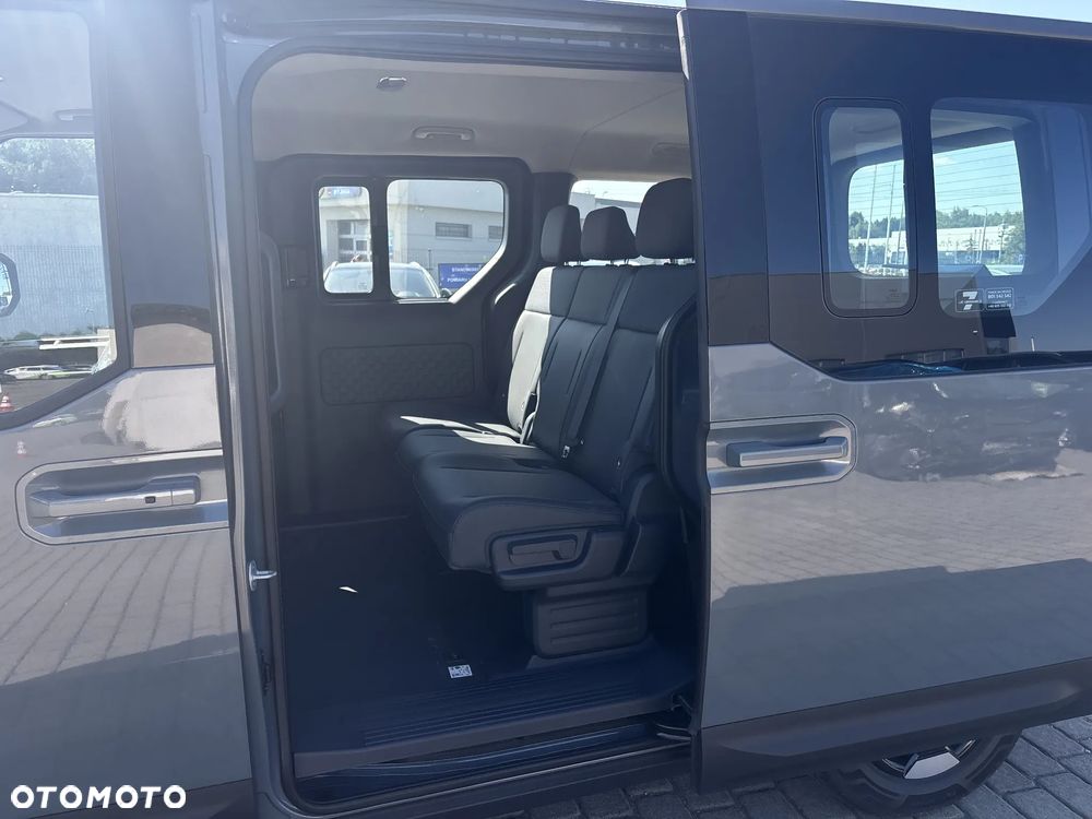 Kia PV5 - 32