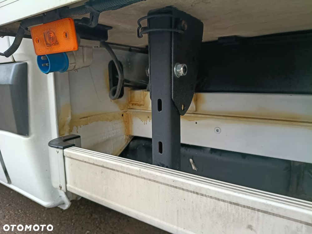 Mercedes-Benz Sprinter - 26