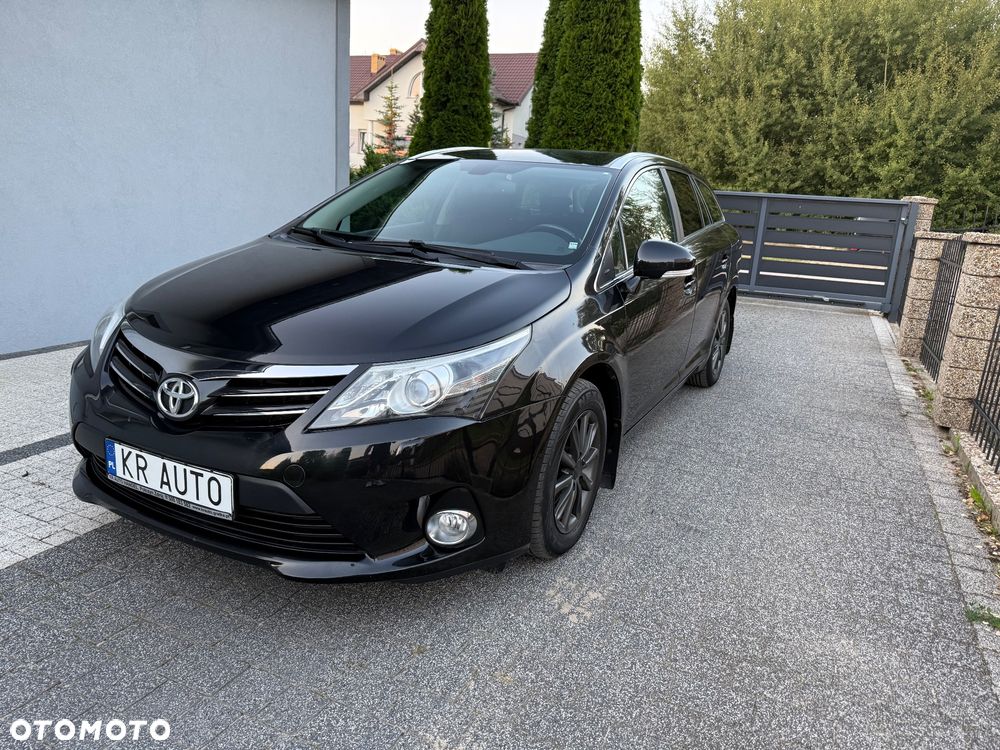Toyota Avensis Combi 2.0 D-4D Life - 2