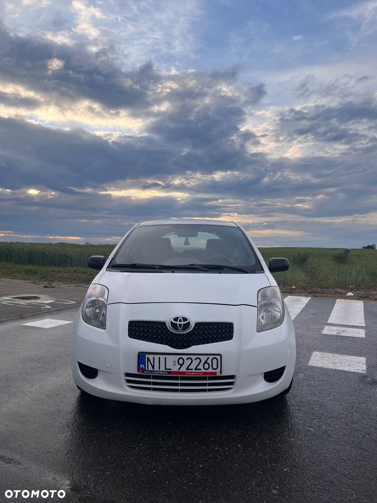 Toyota Yaris 1.0 Luna - 2