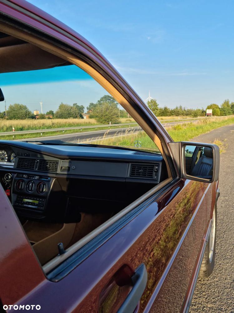 Mercedes-Benz W201 (190) - 25