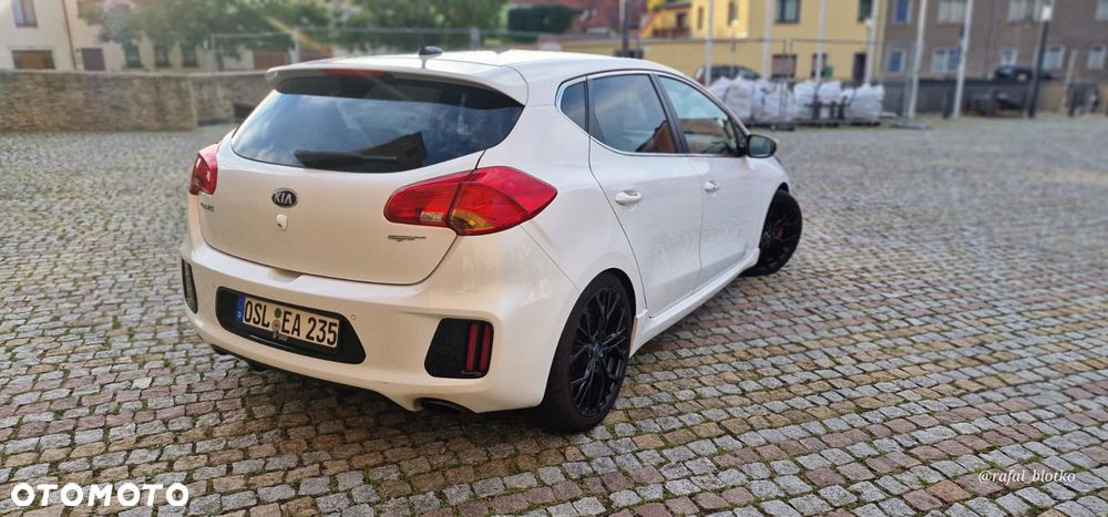 Kia Ceed 1.6 T-GDI GT - 26