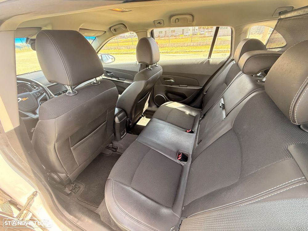 Chevrolet Cruze SW 1.7 VCDi LTZ - 8