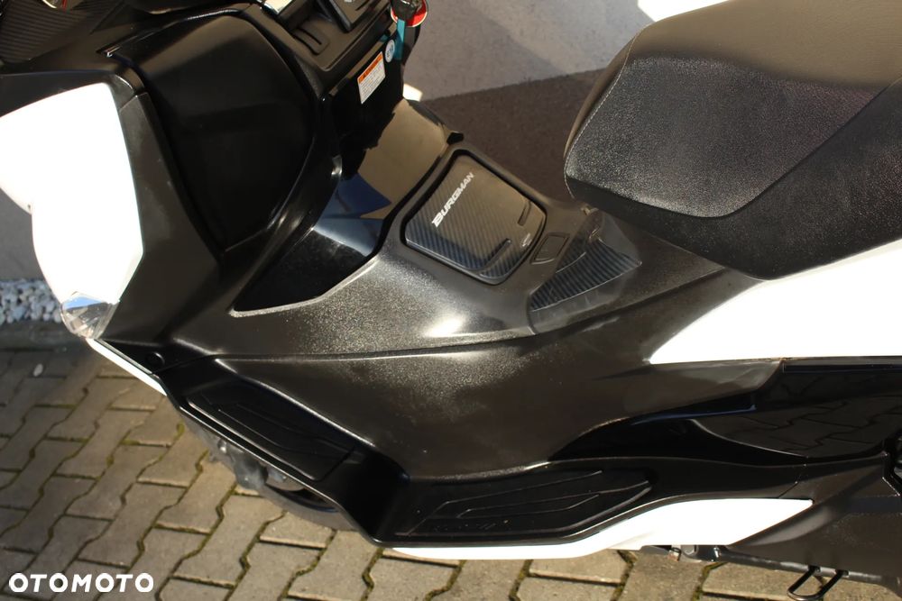 Suzuki Burgman - 26