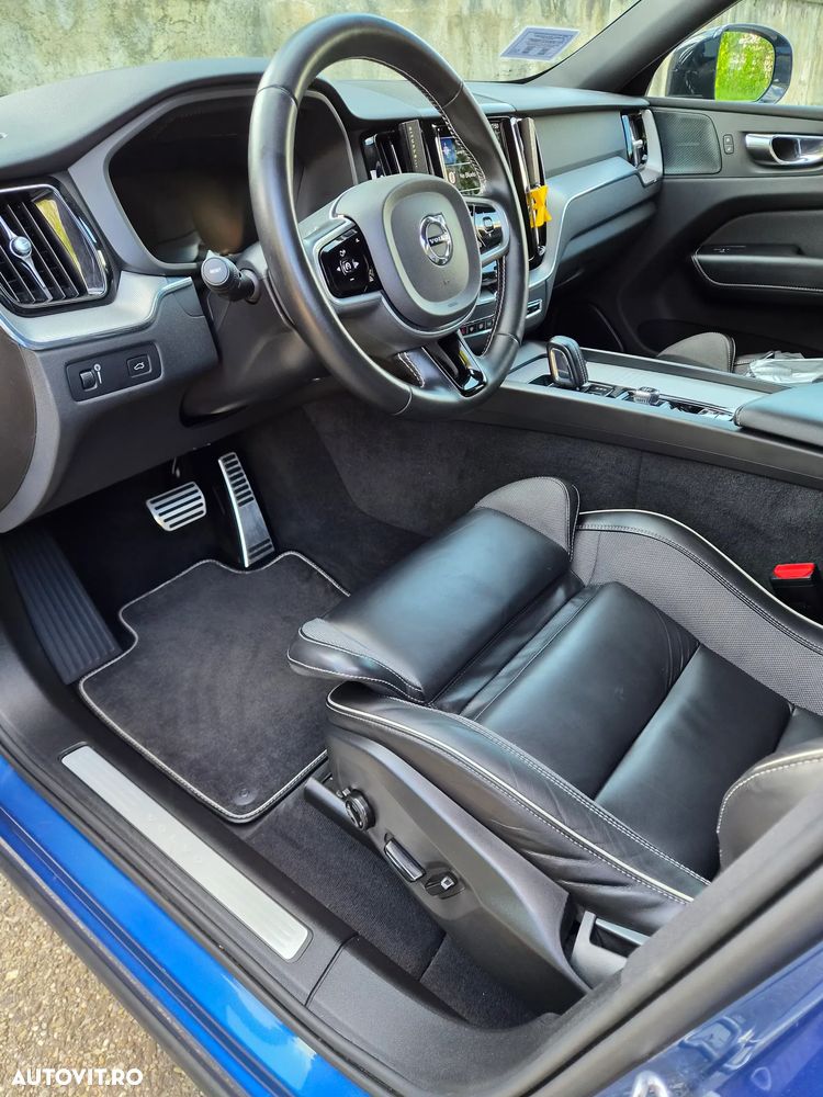 Volvo XC 60 B4 MHEV AT8 AWD R-Design - 22