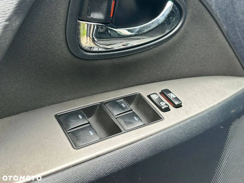 Toyota Avensis 2.0 D-4D Edition - 8