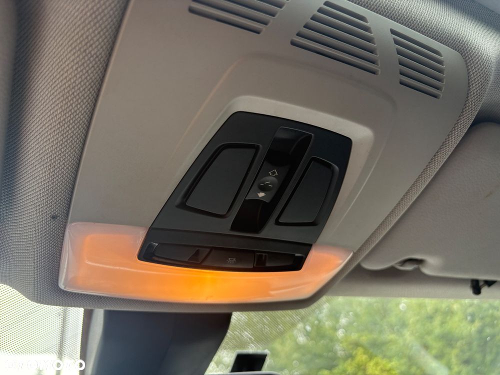 BMW Seria 3 320d Efficient Dynamics Sport Line shadow - 14