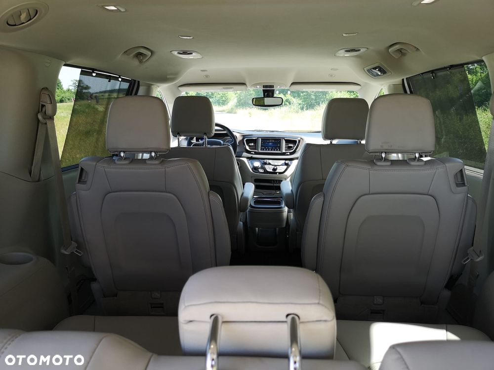 Chrysler Pacifica - 39