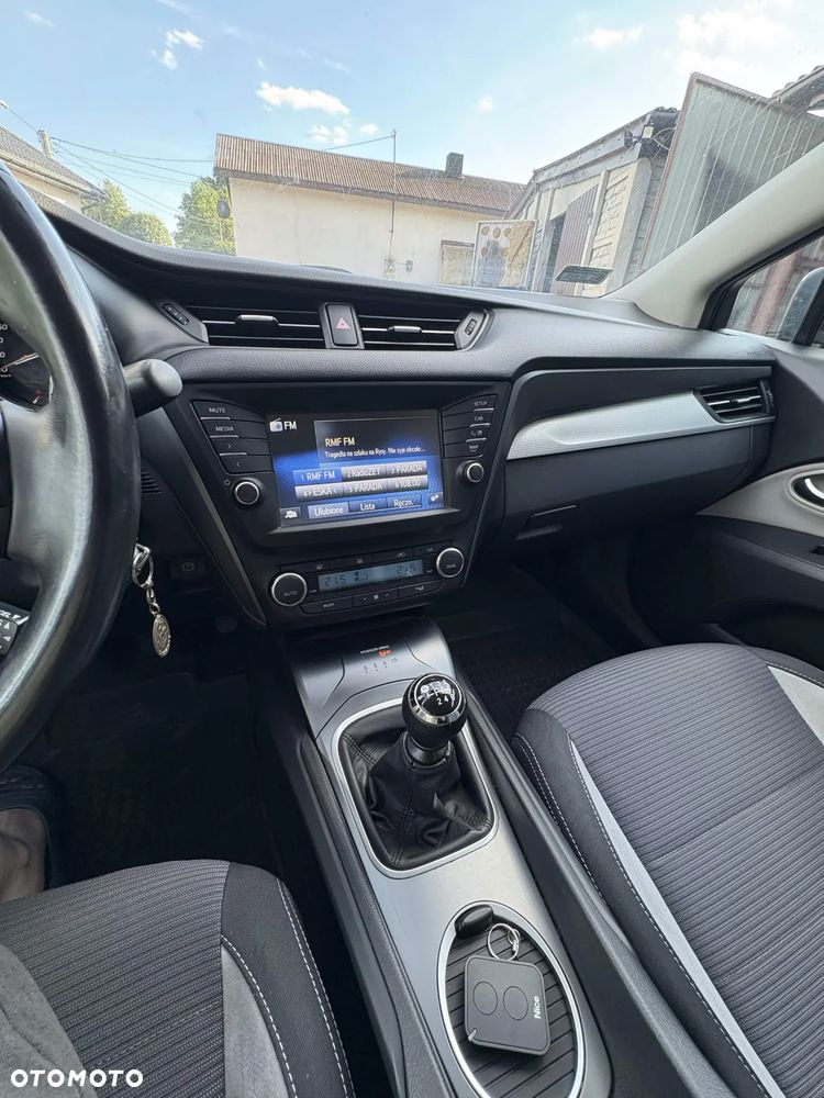 Toyota Avensis 1.8 Premium - 9
