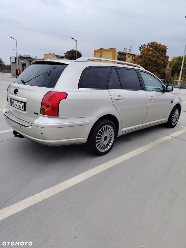 Toyota Avensis - 5