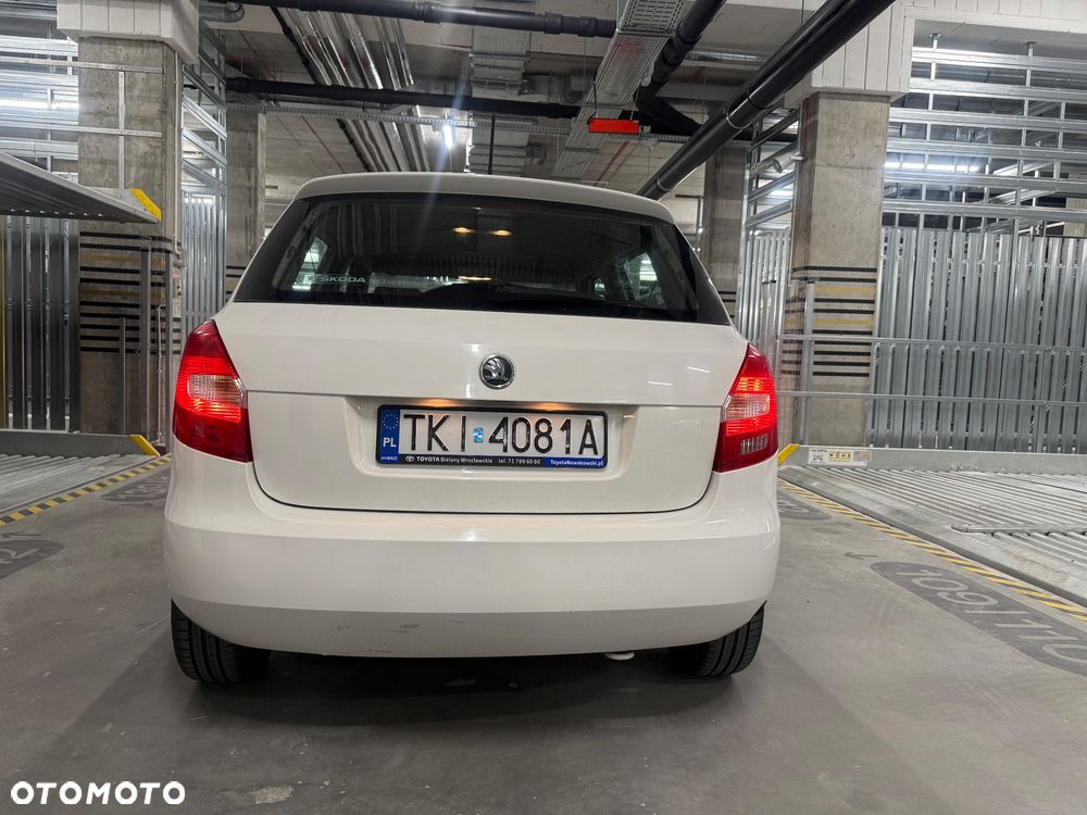 Skoda Fabia 2014 photo 4