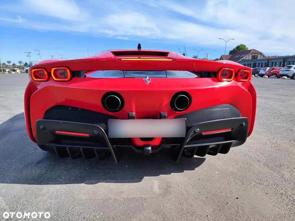 Ferrari SF90 Stradale - 11