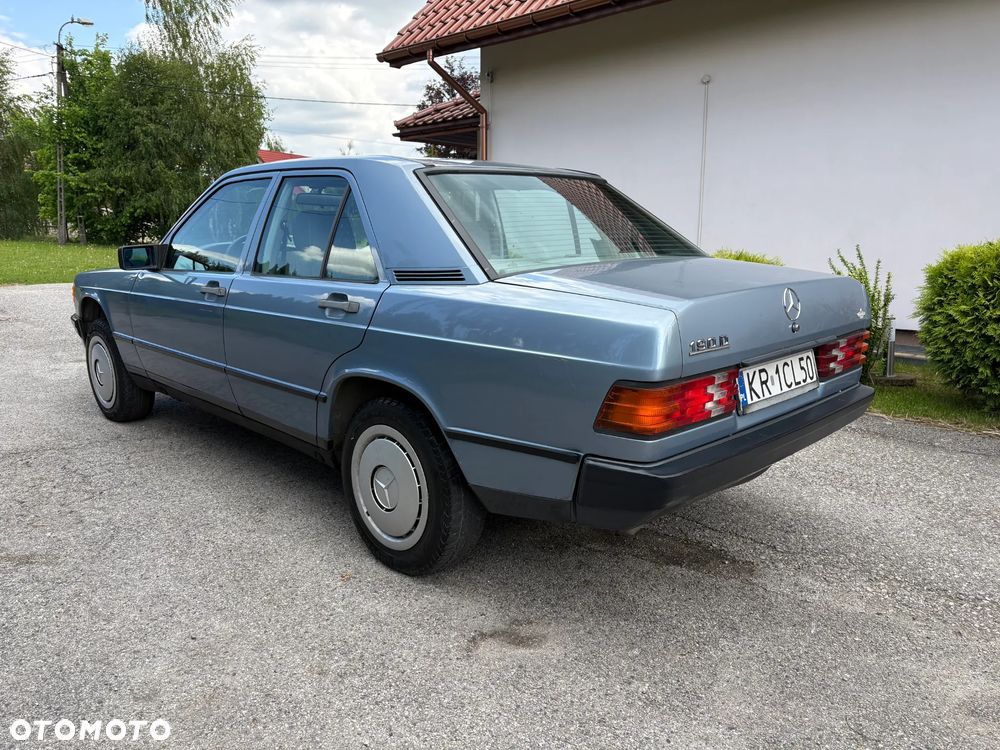 Mercedes-Benz W201 (190) - 7