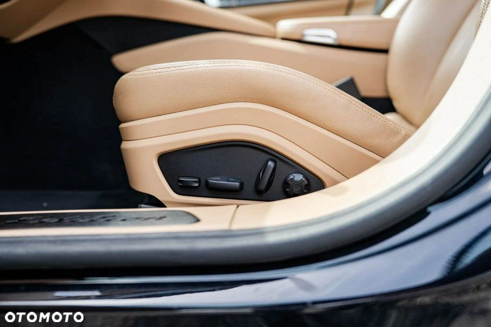 Porsche Panamera 4 E-Hybrid Platinum Edition - 25