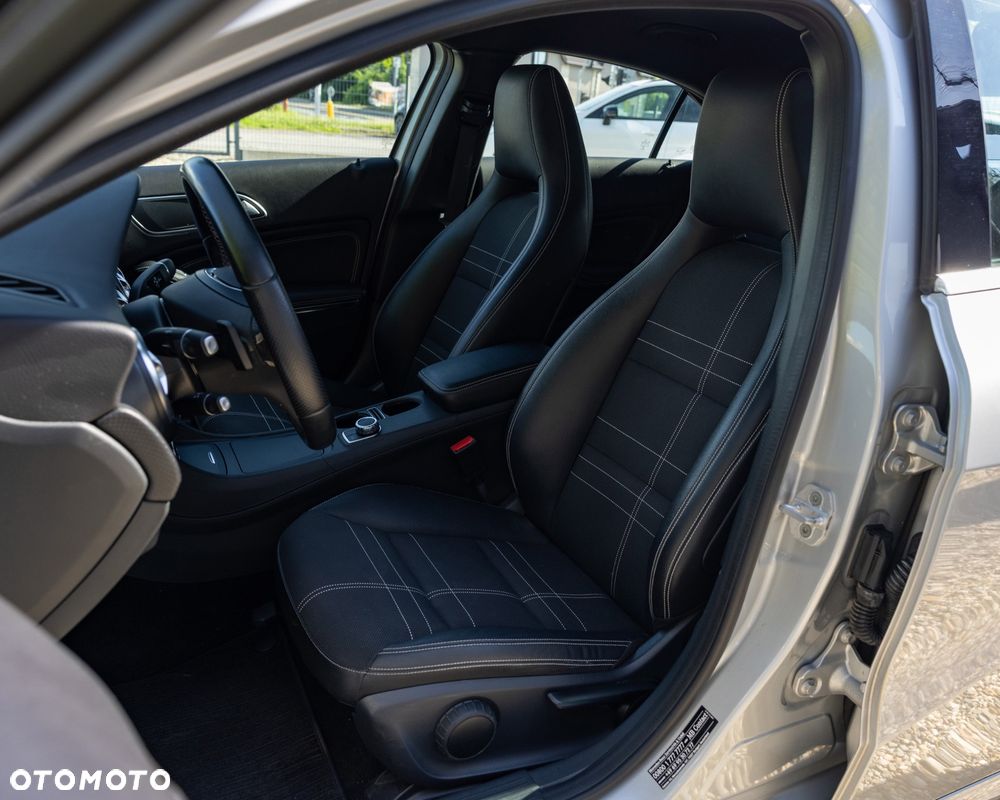 Mercedes-Benz Klasa A 180 (BlueEFFICIENCY) 7G-DCT - 23