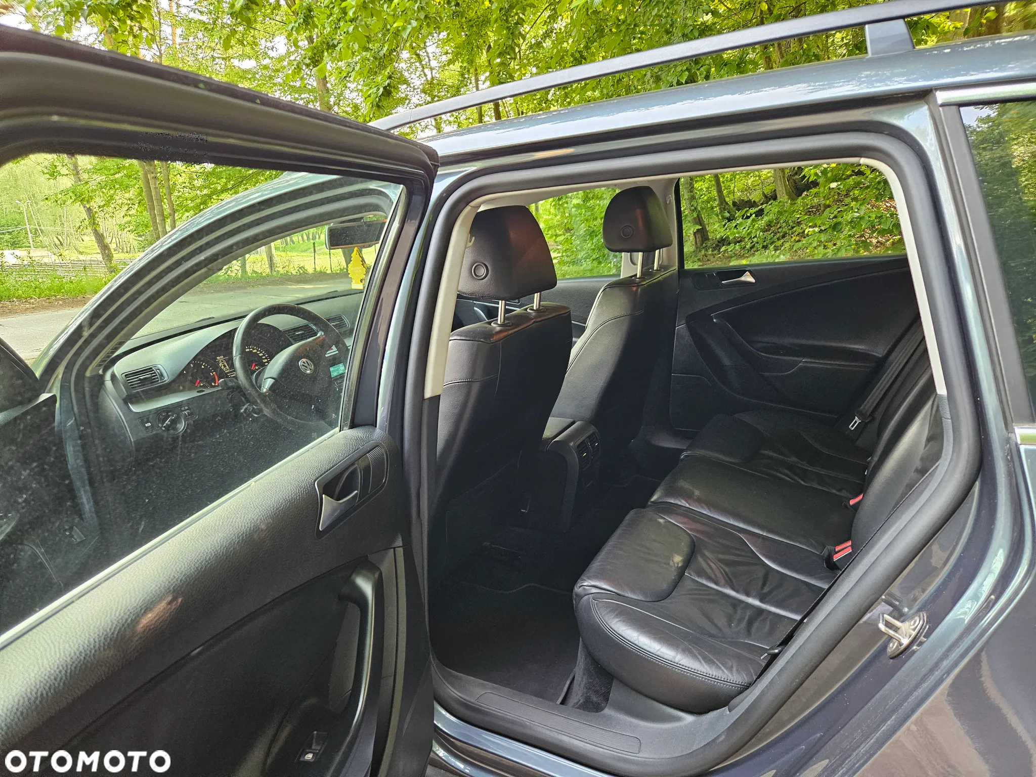 Volkswagen Passat 2.0 TDI DPF BlueMot Comfortline - 6