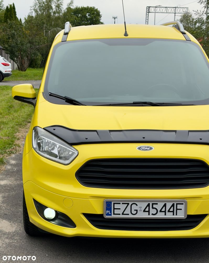 Ford Transit Courier - 25