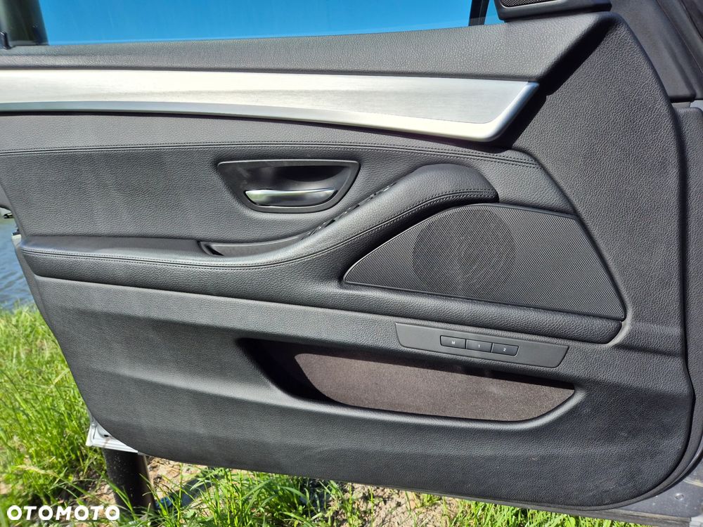 BMW Seria 5 530d xDrive Sport-Aut Modern Line - 23