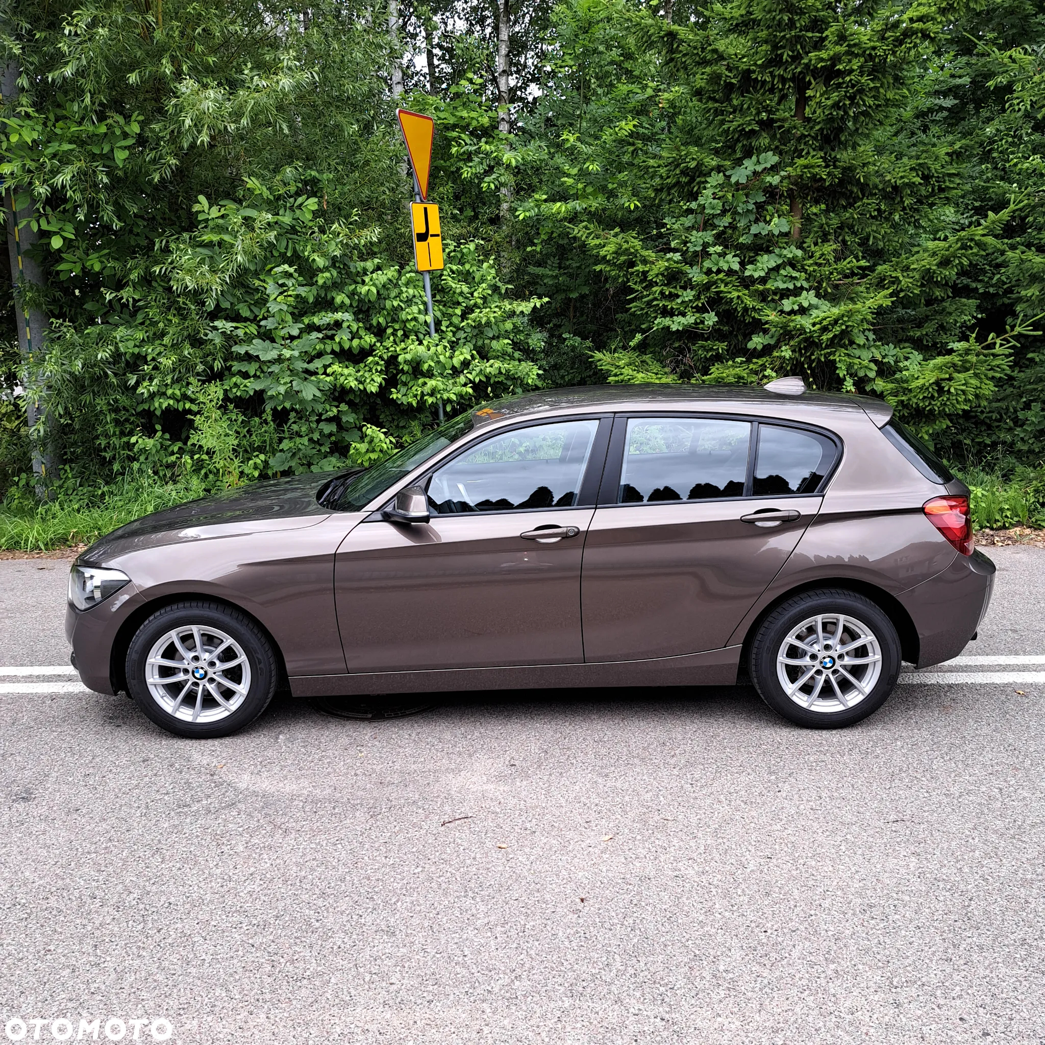 BMW Seria 1 114i Sport Line - 2